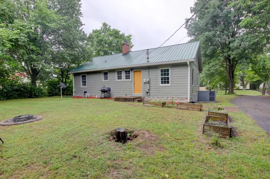 1115 Woodard Street Clarksville TN 37040
