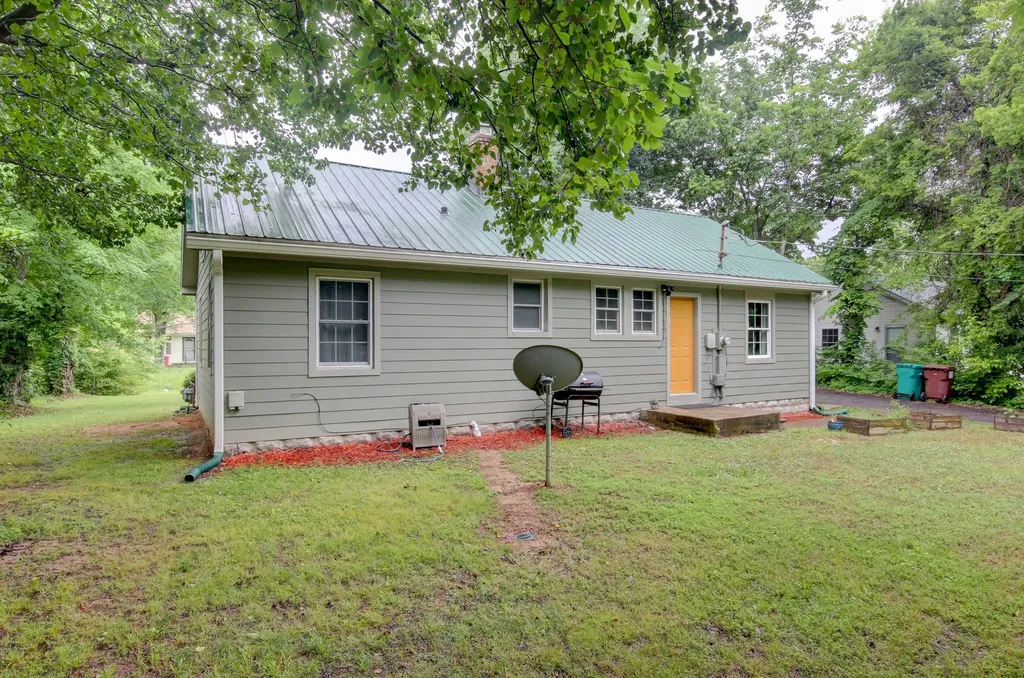 1115 Woodard Street Clarksville TN 37040