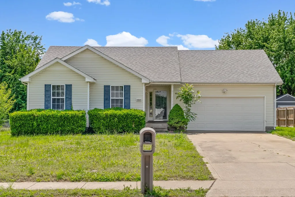 3865 Roscommon Way Clarksville TN 37040