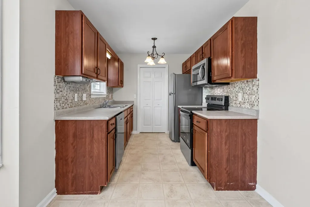3865 Roscommon Way Clarksville TN 37040