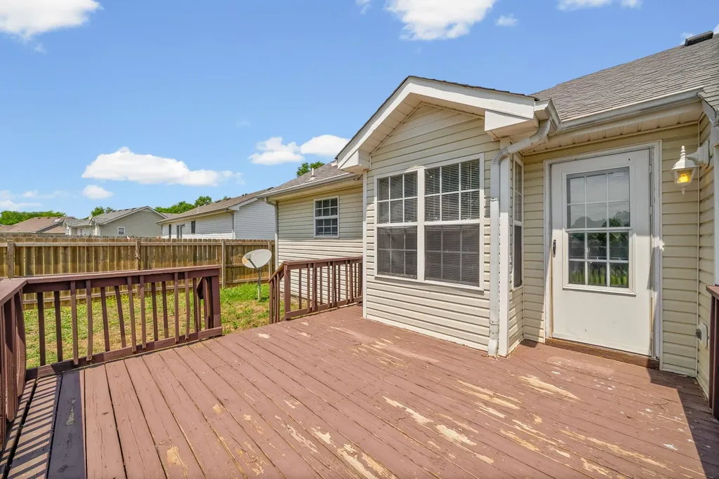 3865 Roscommon Way Clarksville TN 37040