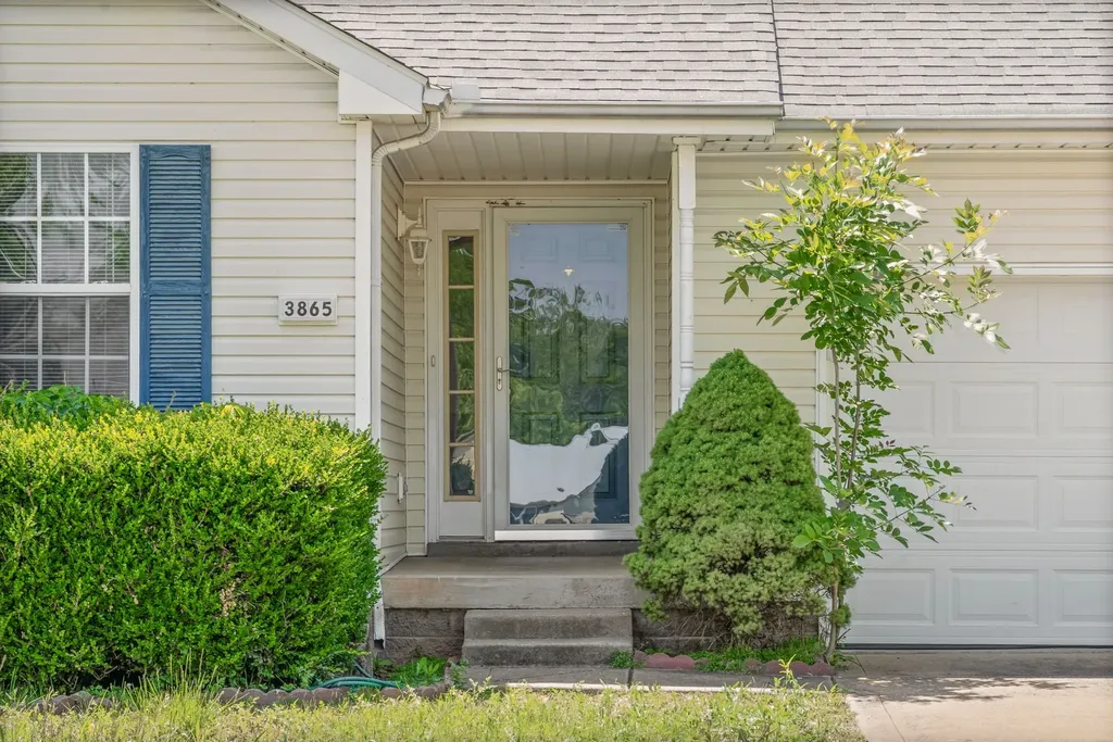3865 Roscommon Way Clarksville TN 37040