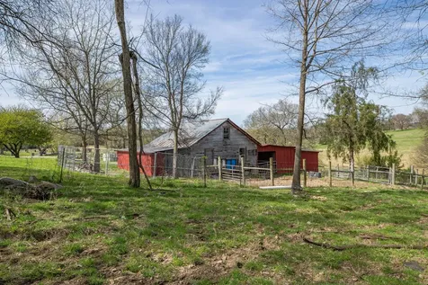 1839 Polly Adams Road Belfast TN 37019