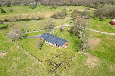 1839 Polly Adams Road Belfast TN 37019