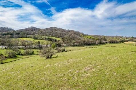 1839 Polly Adams Road Belfast TN 37019