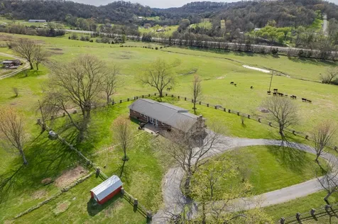 1839 Polly Adams Road Belfast TN 37019