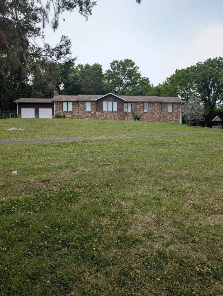 152 Snug Harbor Drive Hendersonville TN 37075