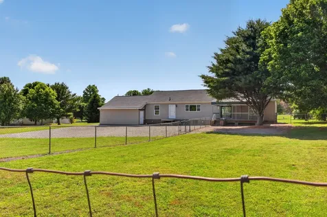 2673 Mcknight Road Culleoka TN 38451