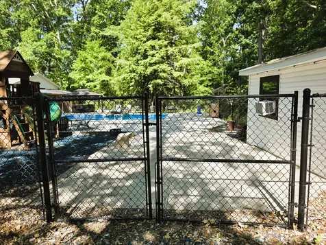 1975 Kelly Road Holladay TN 38341