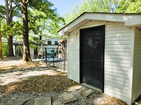 1975 Kelly Road Holladay TN 38341