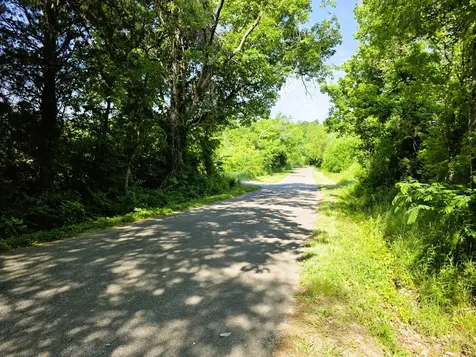 1975 Kelly Road Holladay TN 38341