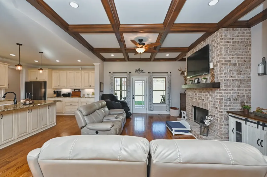 2189 Double Branch Road Columbia TN 38401