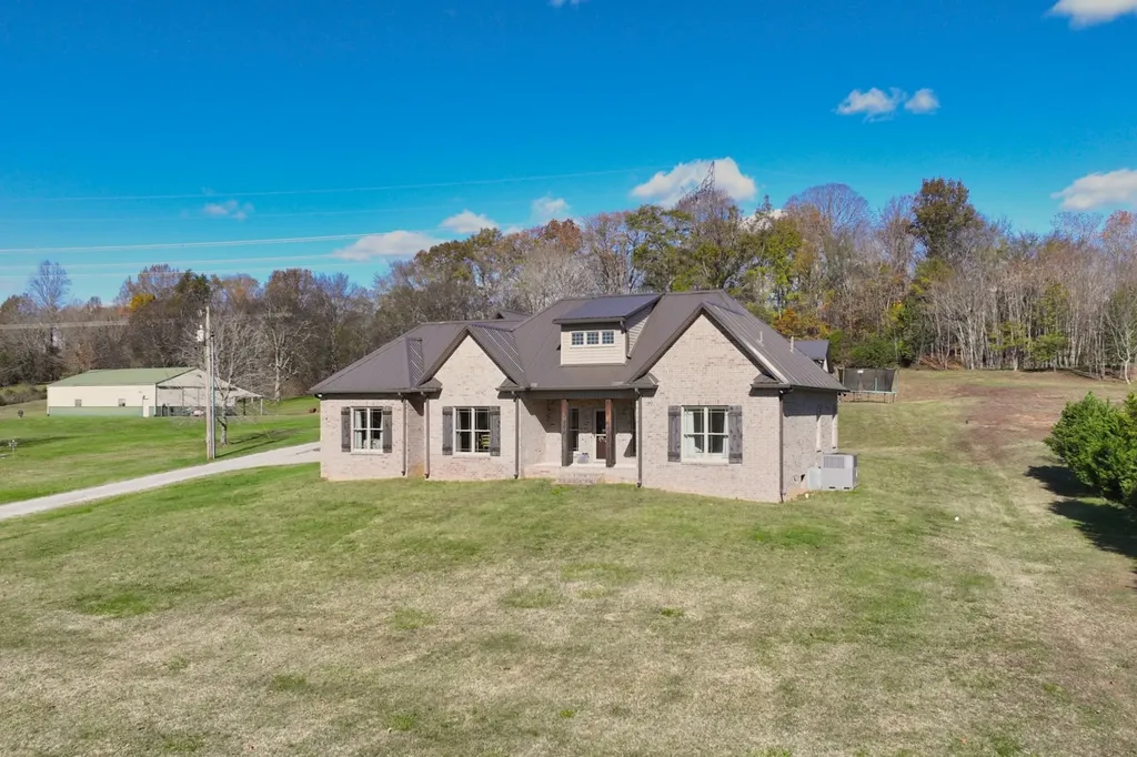 2189 Double Branch Road Columbia TN 38401