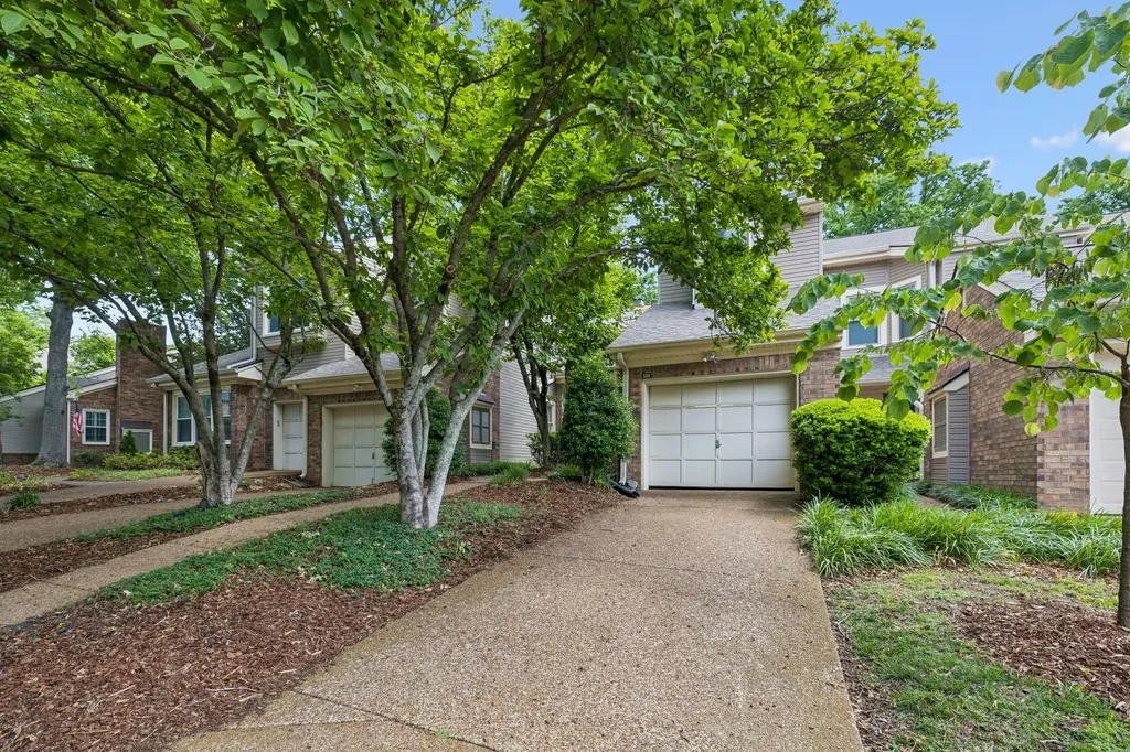 524 Belair Way Nashville TN 37215