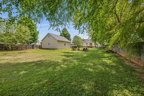 136 Fall Creek Drive Murfreesboro TN 37129