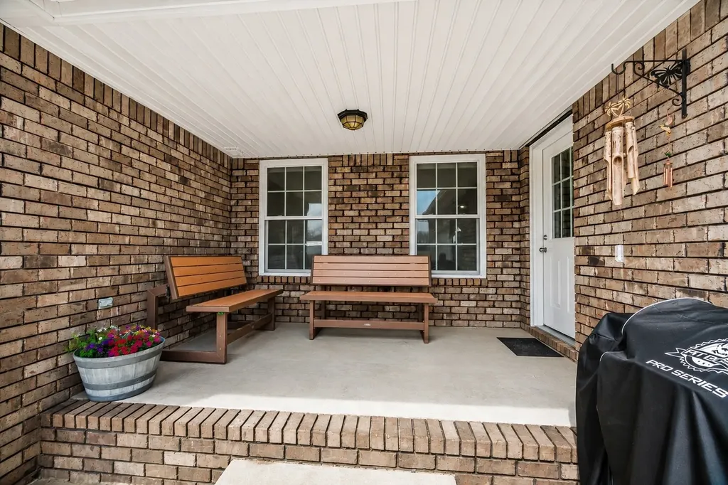 663 Jackson Road Portland TN 37148