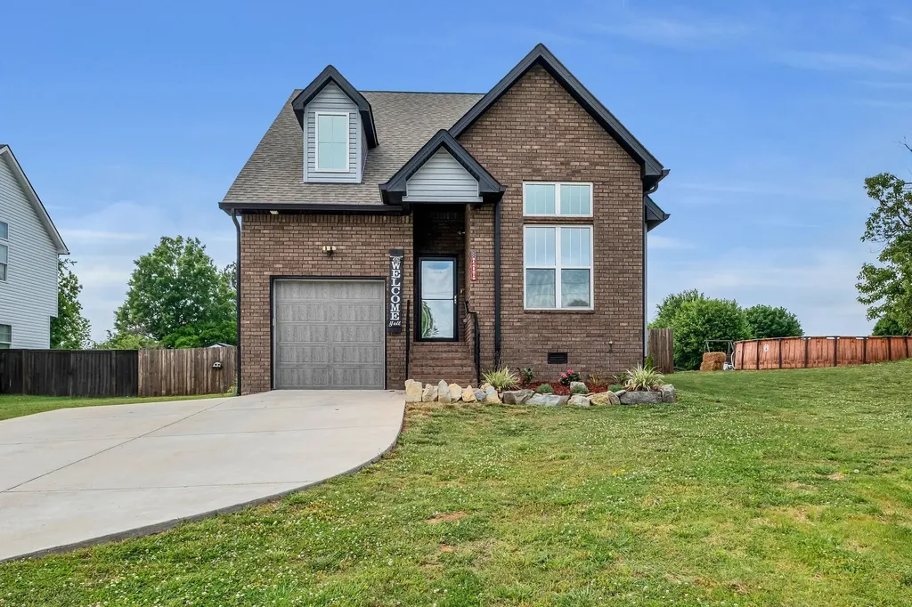 208 Freedom Drive Portland TN 37148