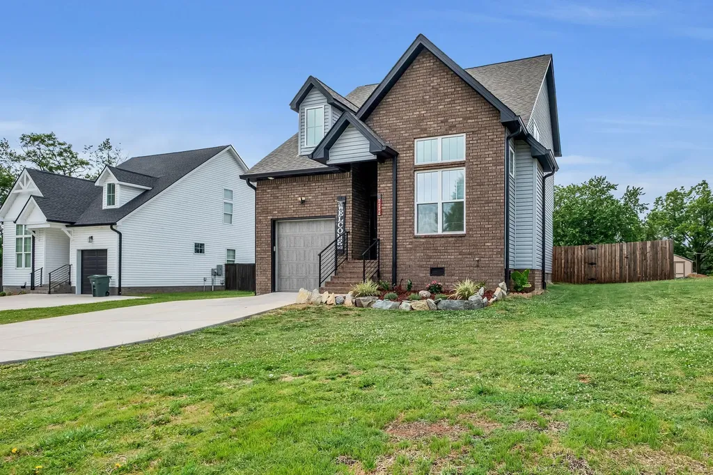 208 Freedom Drive Portland TN 37148