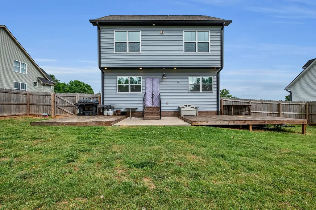 208 Freedom Drive Portland TN 37148