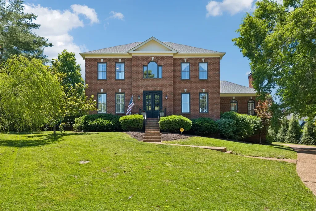 911 Riverbend Road Nashville TN 37221