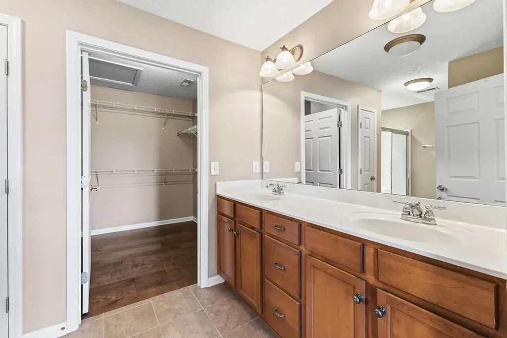395 Devon Chase Hill Gallatin TN 37066