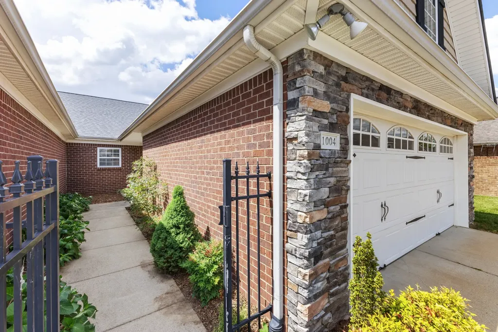395 Devon Chase Hill Gallatin TN 37066