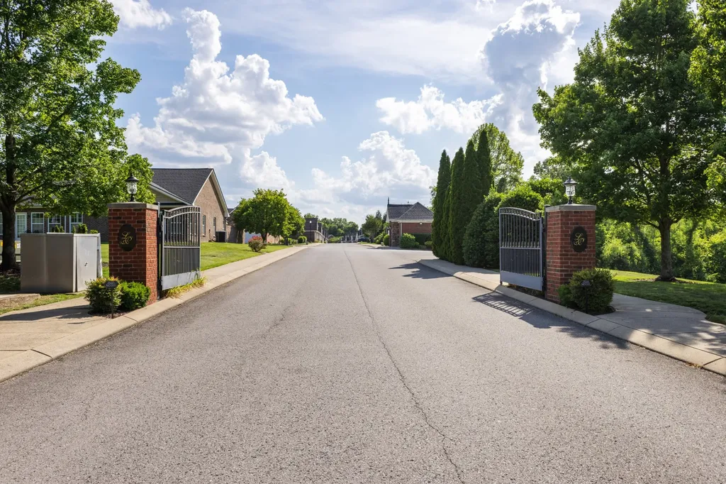 395 Devon Chase Hill Gallatin TN 37066