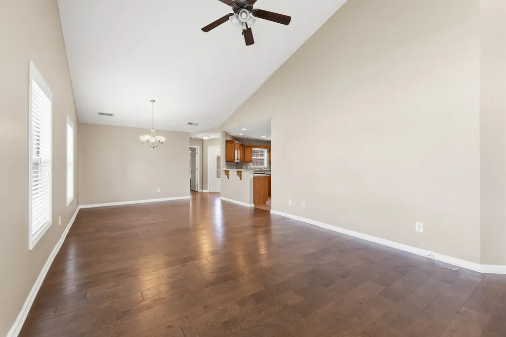 395 Devon Chase Hill Gallatin TN 37066