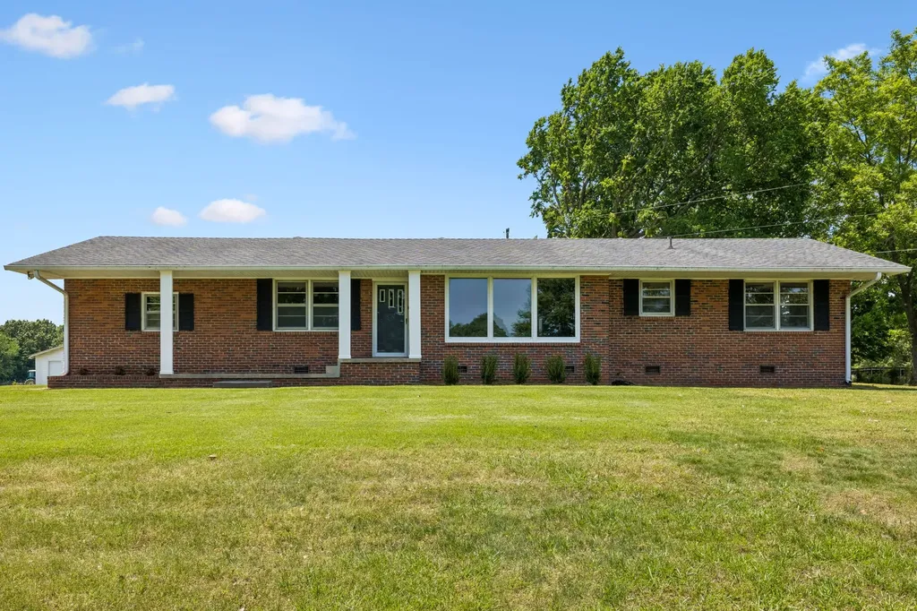 2586 Highway 48 Clarksville TN 37040