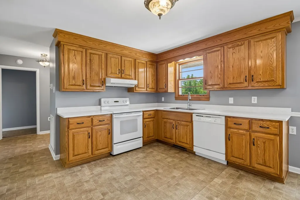 2586 Highway 48 Clarksville TN 37040