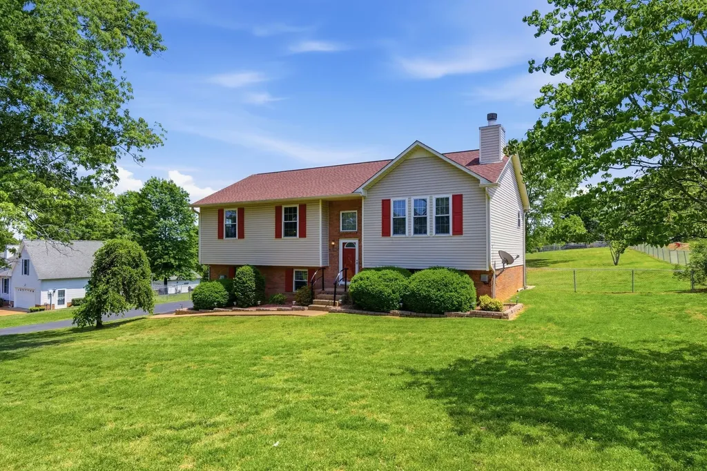 206 Brookhaven Drive Columbia TN 38401