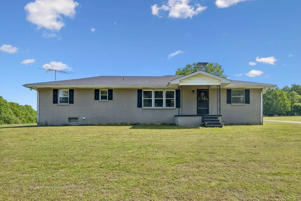 8997 Holmes Creek Road Smithville TN 37166