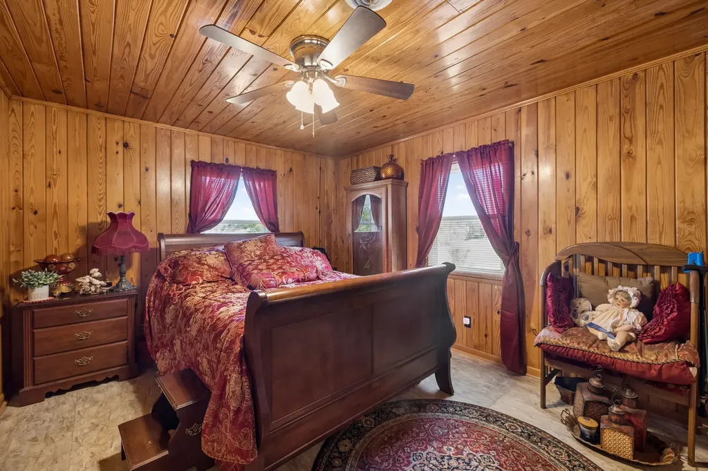 8997 Holmes Creek Road Smithville TN 37166