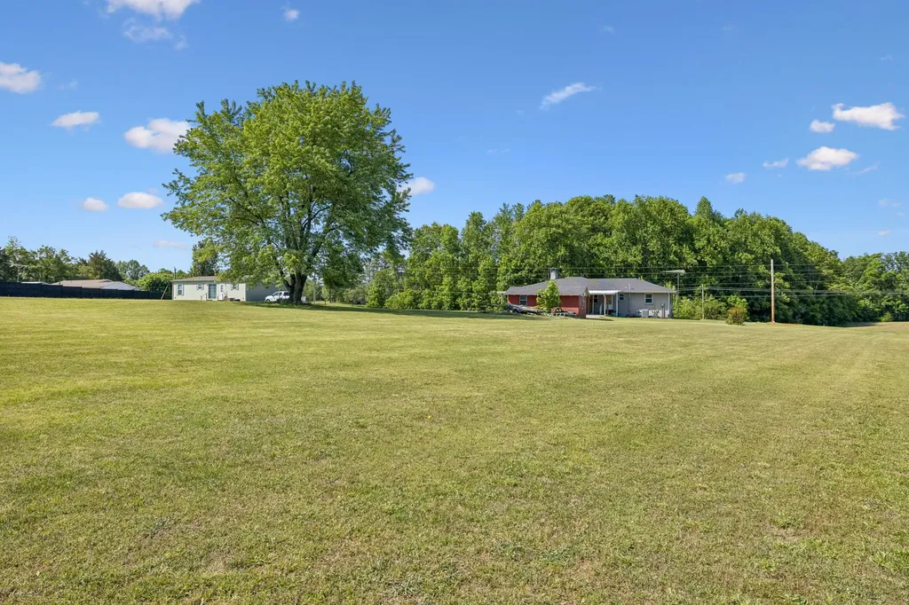 8997 Holmes Creek Road Smithville TN 37166