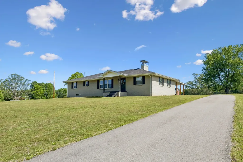 8997 Holmes Creek Road Smithville TN 37166