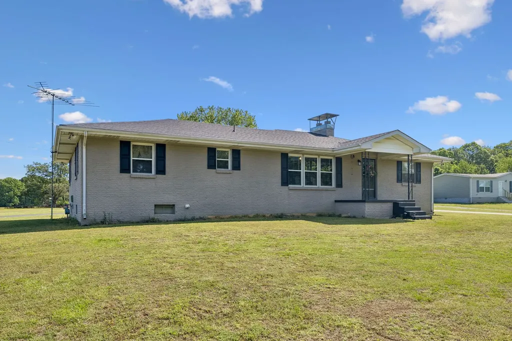 8997 Holmes Creek Road Smithville TN 37166