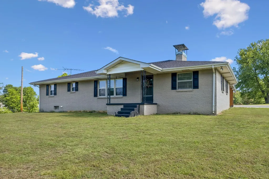 8997 Holmes Creek Road Smithville TN 37166