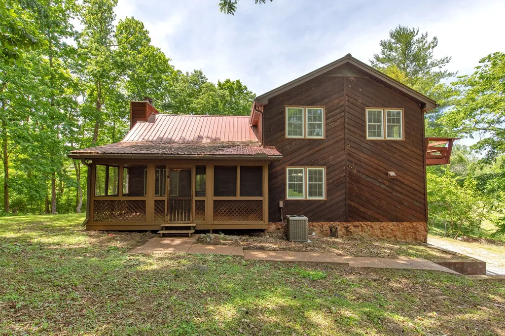 5050 Walkup Road Pegram TN 37143