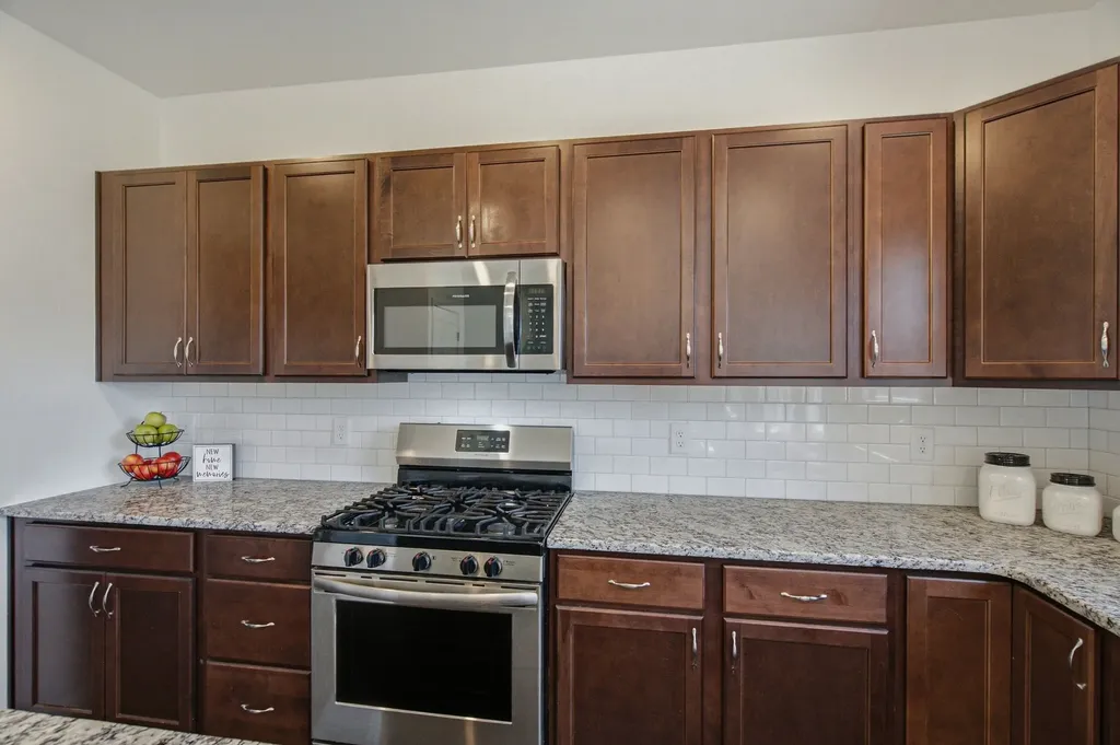 156 Hampshire Way White House TN 37188