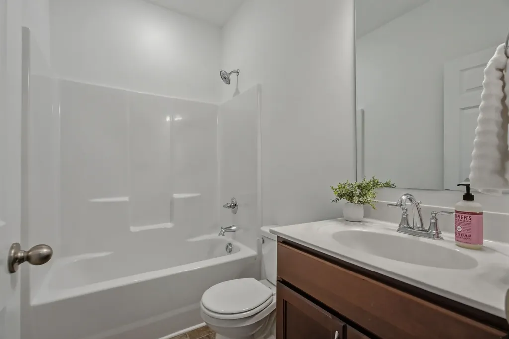 156 Hampshire Way White House TN 37188