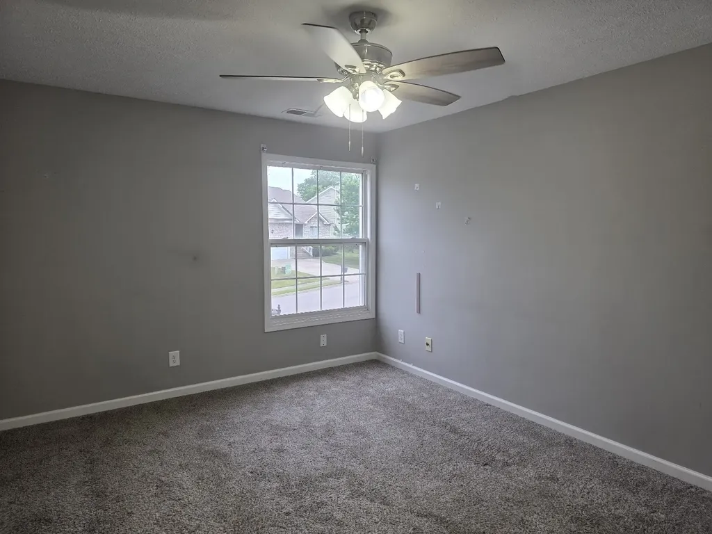 3499 Oak Creek Drive Clarksville TN 37040