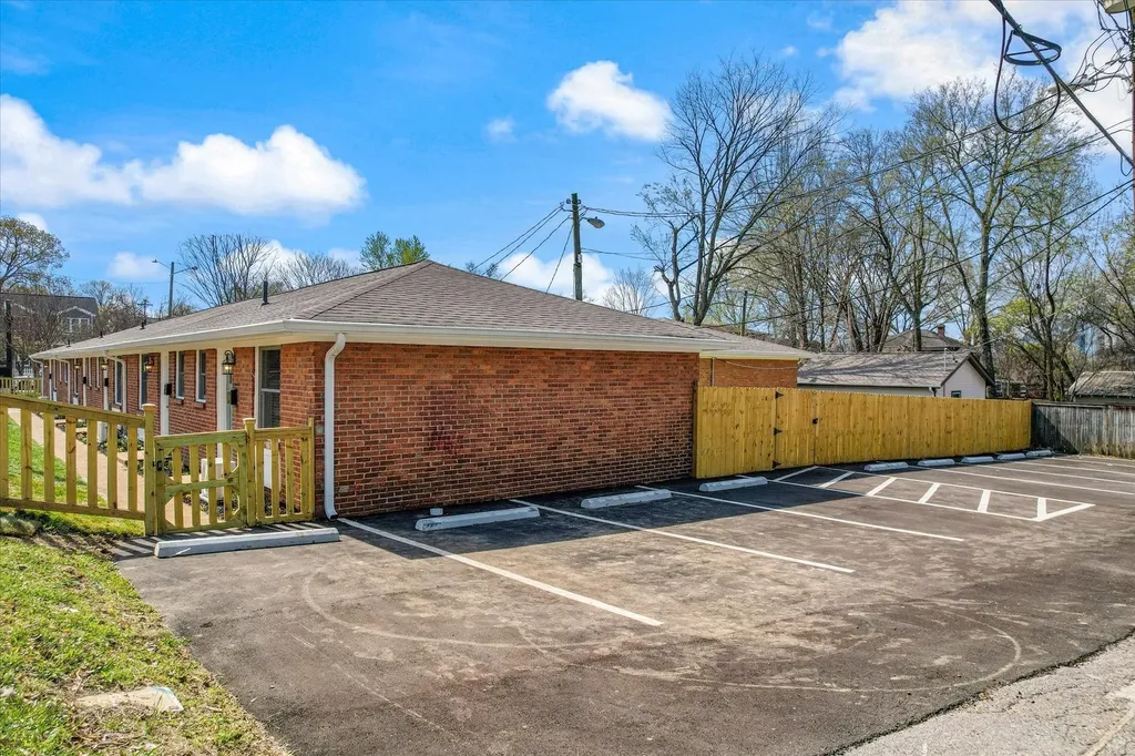 627 Shelby Avenue Nashville TN 37206