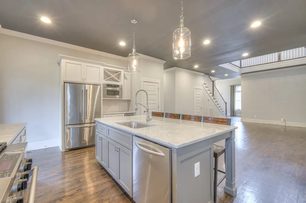 1537B Battlefield Drive Nashville TN 37215