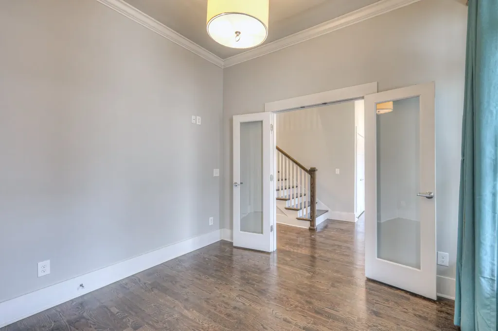 1537B Battlefield Drive Nashville TN 37215
