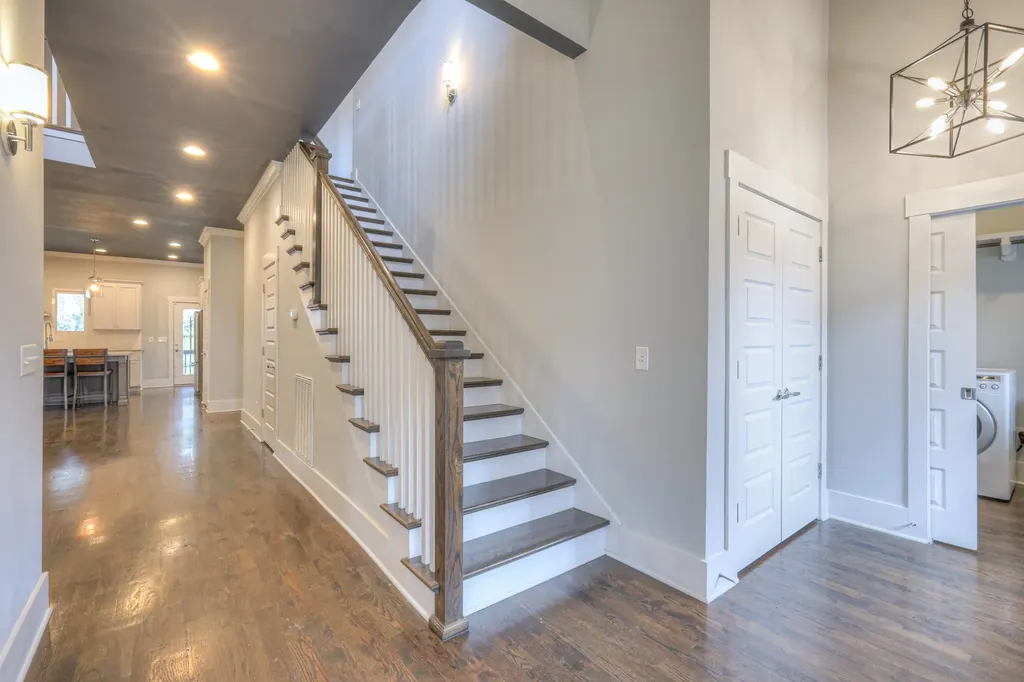 1537B Battlefield Drive Nashville TN 37215