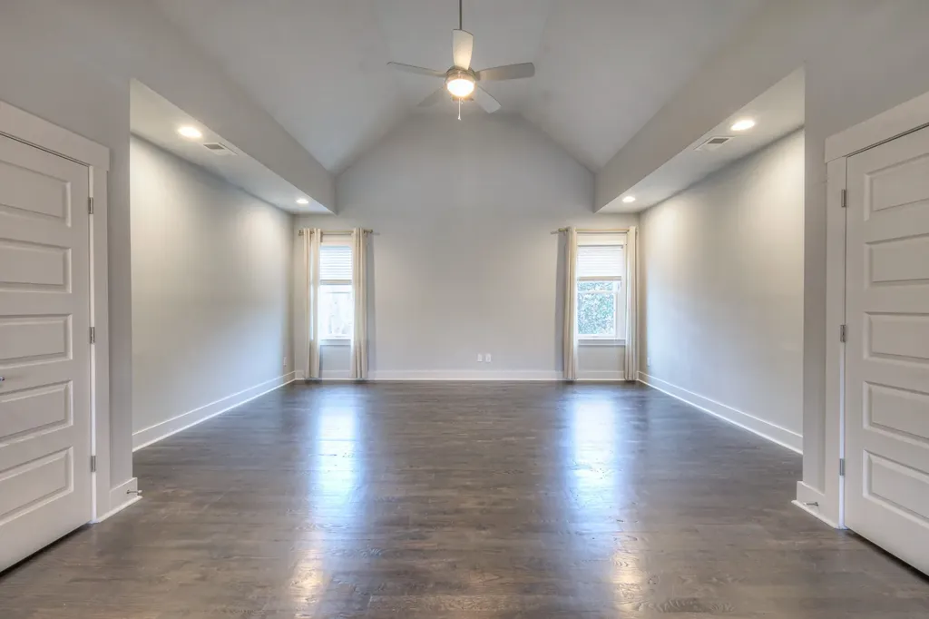 1537B Battlefield Drive Nashville TN 37215