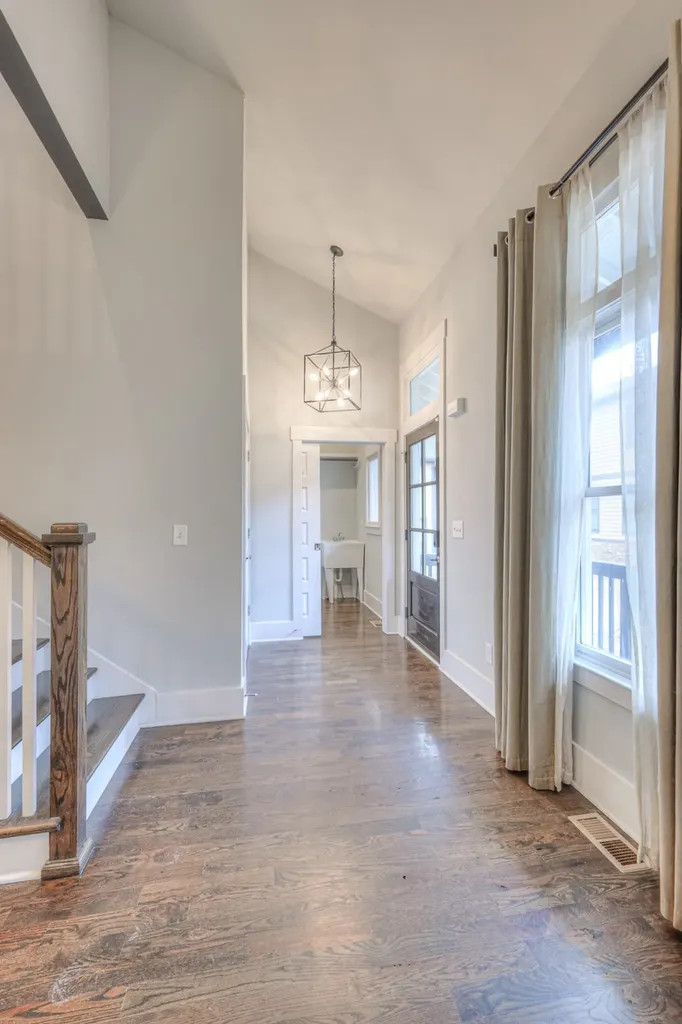 1537B Battlefield Drive Nashville TN 37215