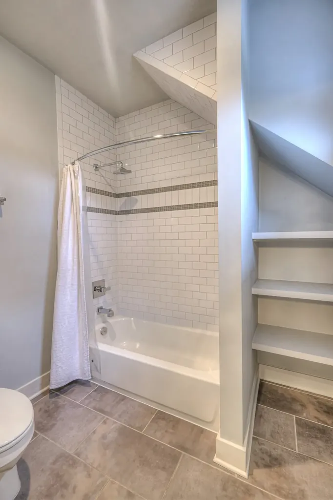 1537B Battlefield Drive Nashville TN 37215