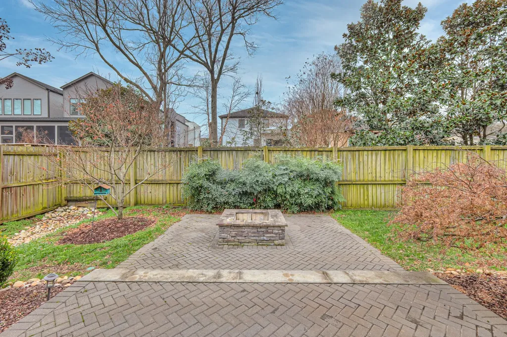 1537B Battlefield Drive Nashville TN 37215