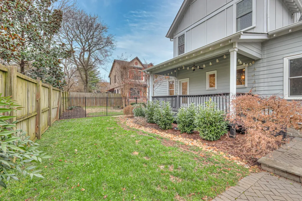 1537B Battlefield Drive Nashville TN 37215